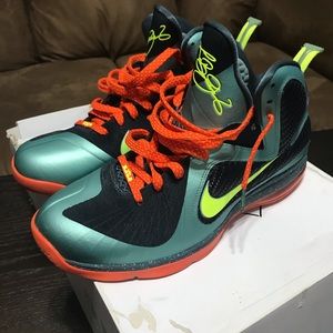 NIKE LEBRON 9 “Cannon” size 12.5 basketball shoe